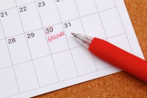 有給休暇の年5日取得義務とは？罰則と勤怠管理での対応方法